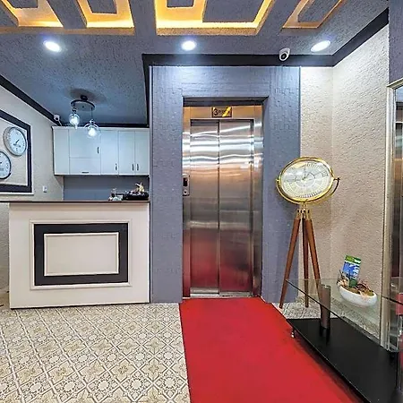 Palace 3*