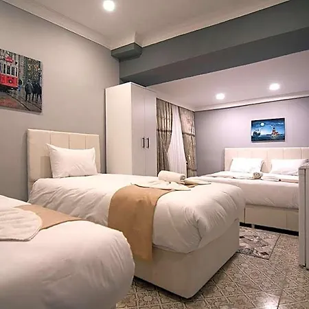 Palace 3*